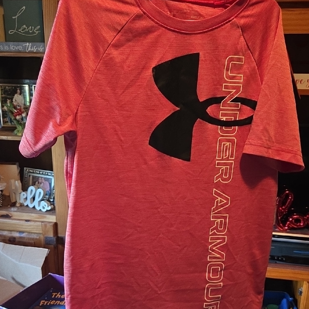 Under Armour Kids Graphic Tee in Pink and Black